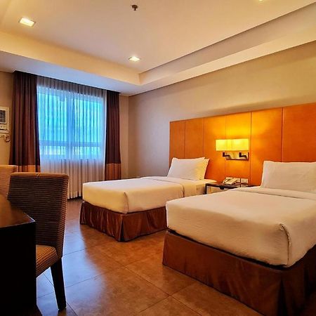 אילוילו District 21 Hotel מראה חיצוני תמונה