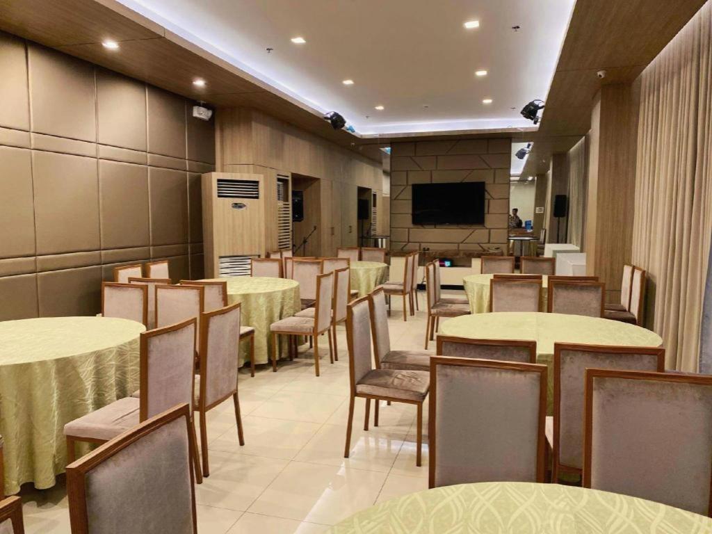 אילוילו District 21 Hotel מראה חיצוני תמונה