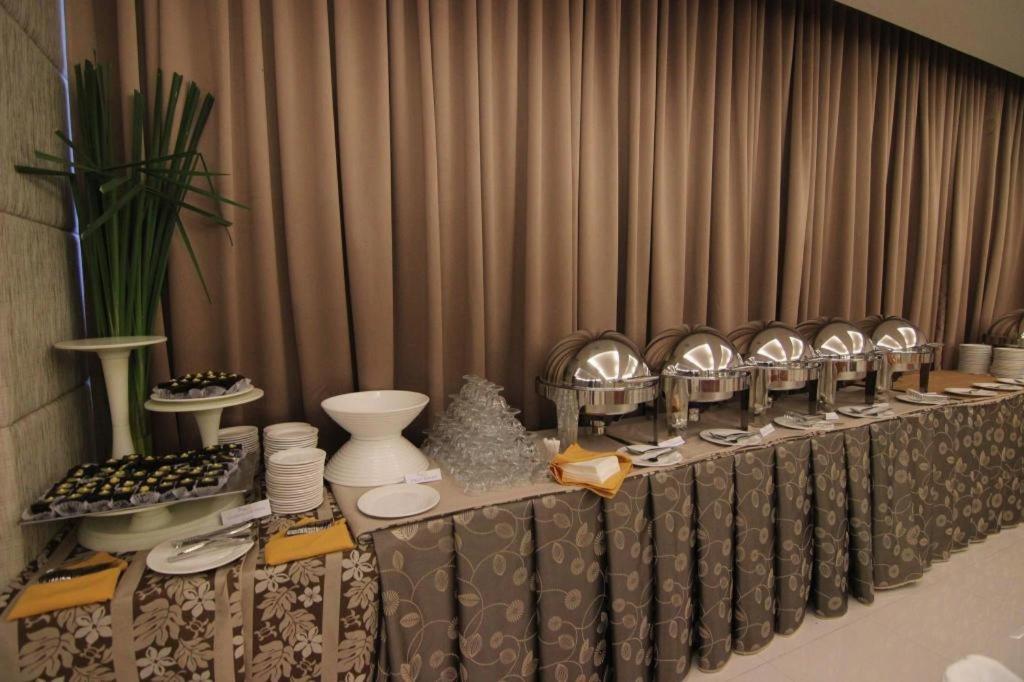אילוילו District 21 Hotel מראה חיצוני תמונה