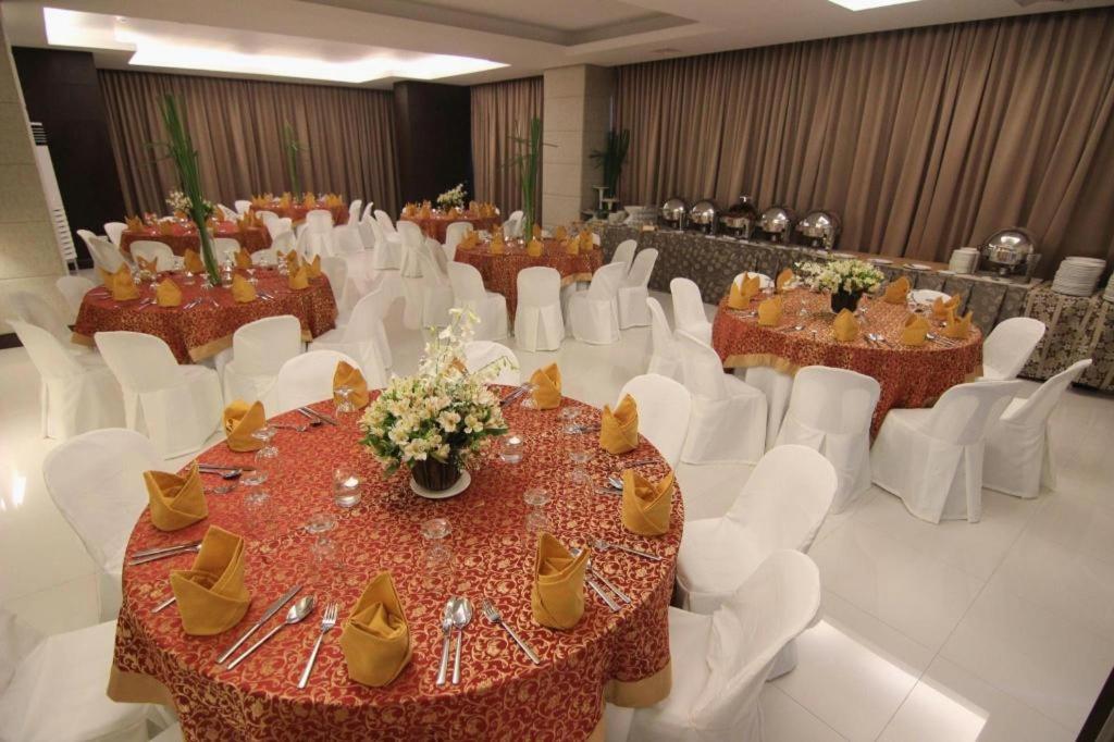 אילוילו District 21 Hotel מראה חיצוני תמונה