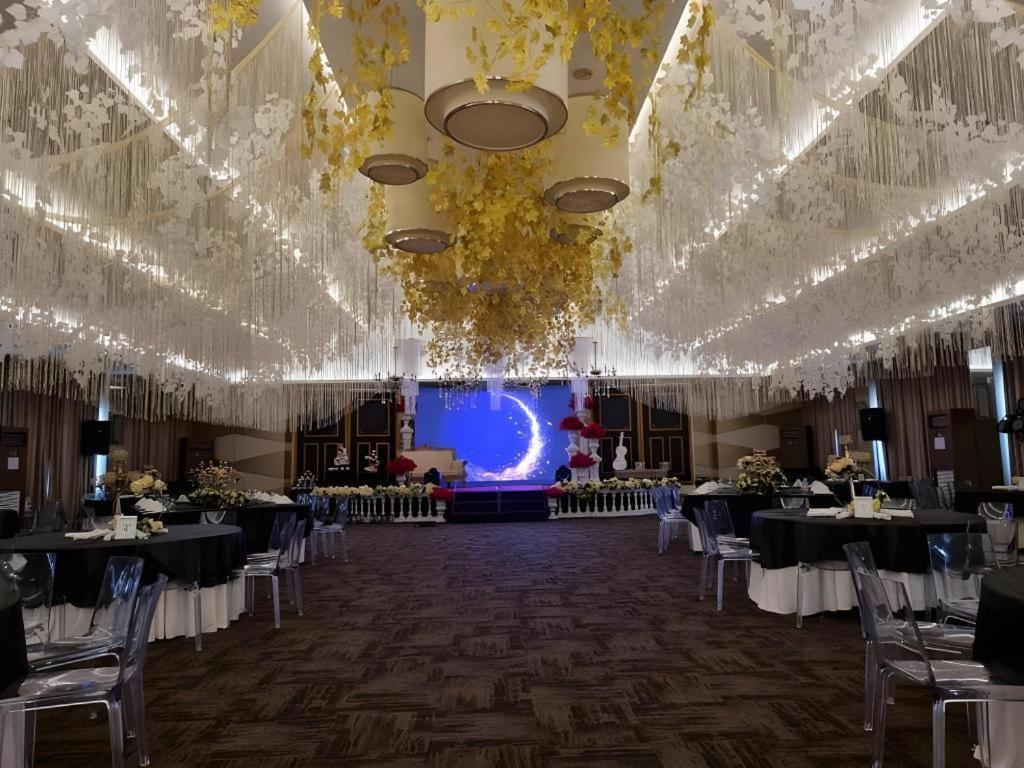 אילוילו District 21 Hotel מראה חיצוני תמונה