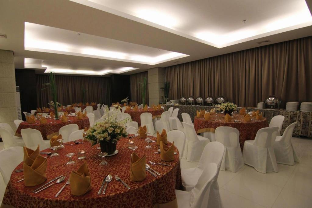 אילוילו District 21 Hotel מראה חיצוני תמונה