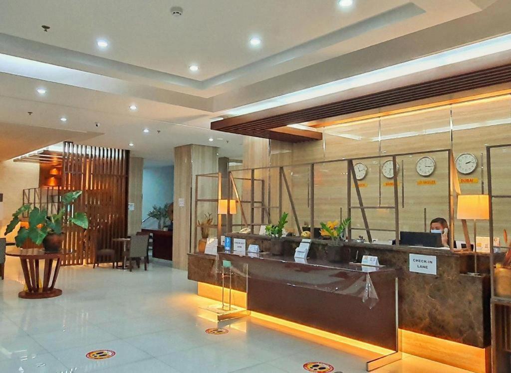 אילוילו District 21 Hotel מראה חיצוני תמונה