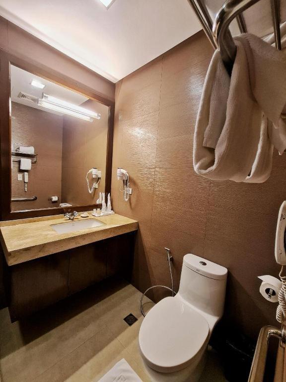 אילוילו District 21 Hotel מראה חיצוני תמונה