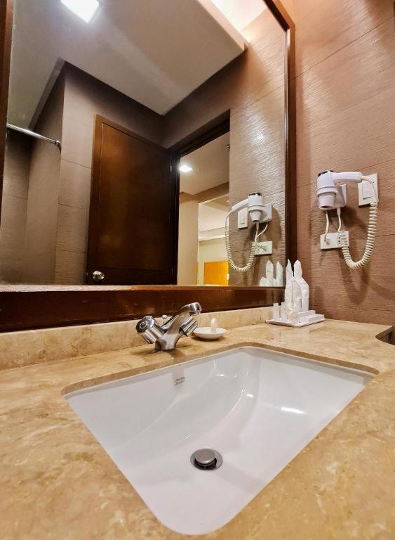 אילוילו District 21 Hotel מראה חיצוני תמונה