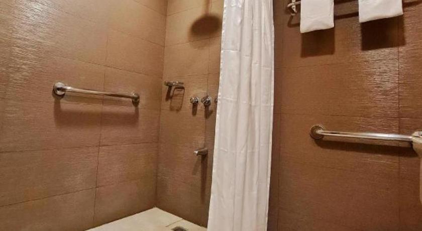 אילוילו District 21 Hotel מראה חיצוני תמונה