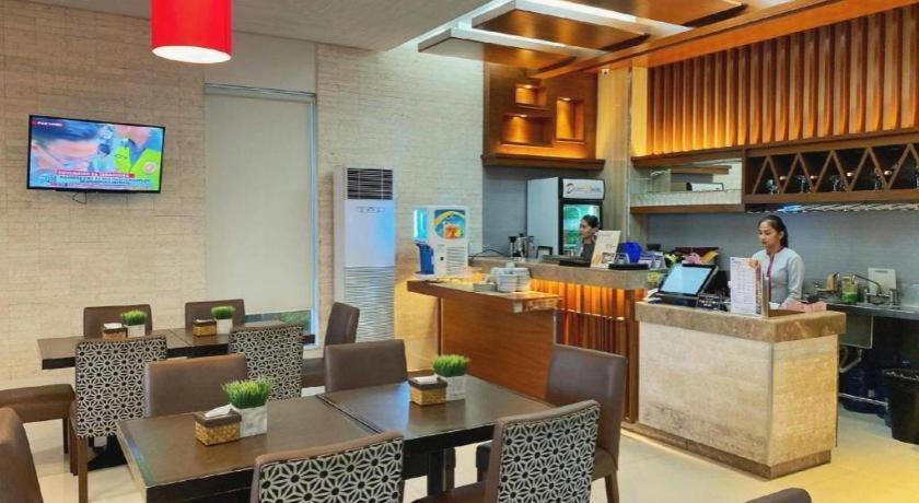 אילוילו District 21 Hotel מראה חיצוני תמונה