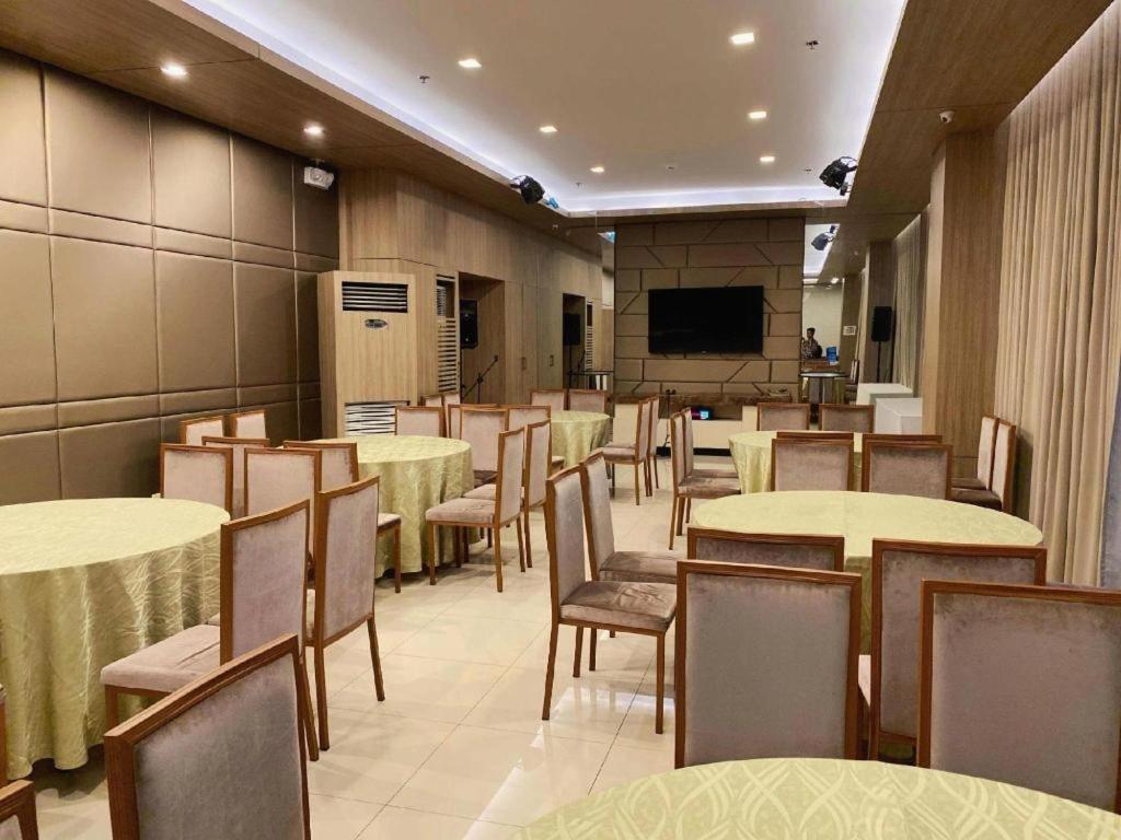 אילוילו District 21 Hotel מראה חיצוני תמונה