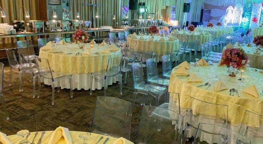 אילוילו District 21 Hotel מראה חיצוני תמונה