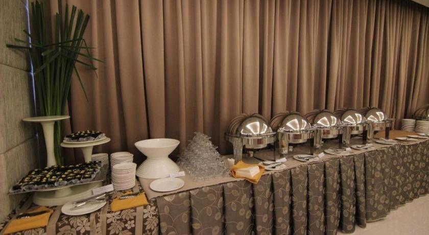 אילוילו District 21 Hotel מראה חיצוני תמונה