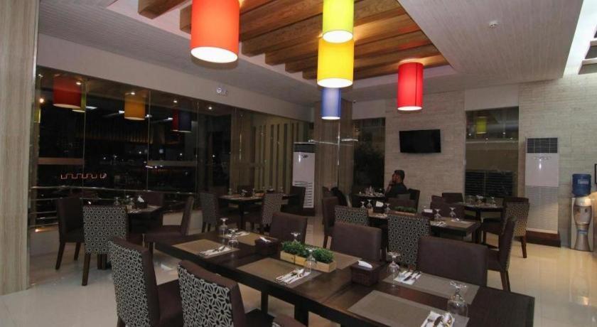אילוילו District 21 Hotel מראה חיצוני תמונה