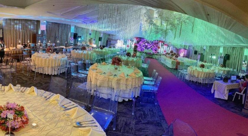אילוילו District 21 Hotel מראה חיצוני תמונה